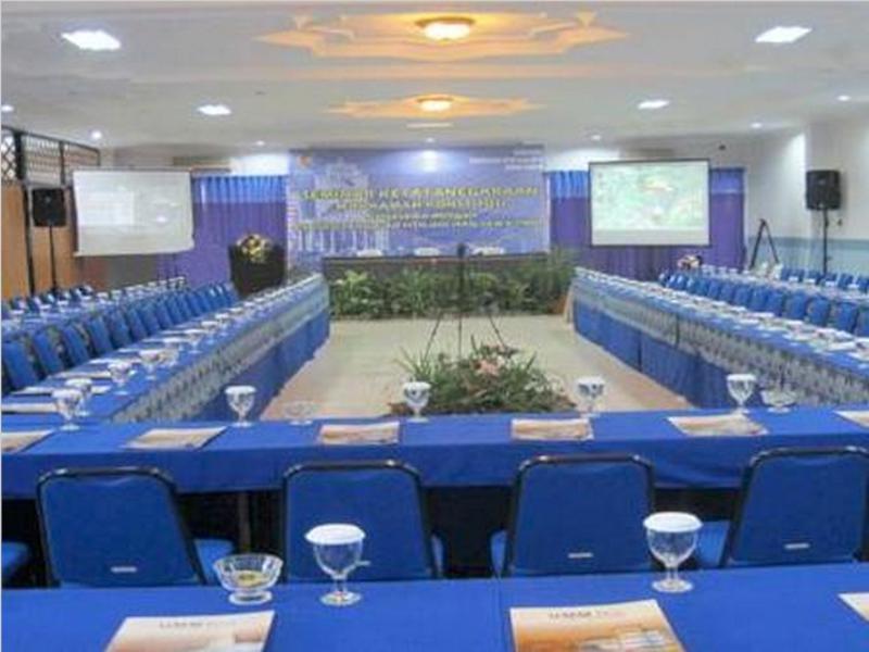 Umm Inn Hotel Malang Exterior foto